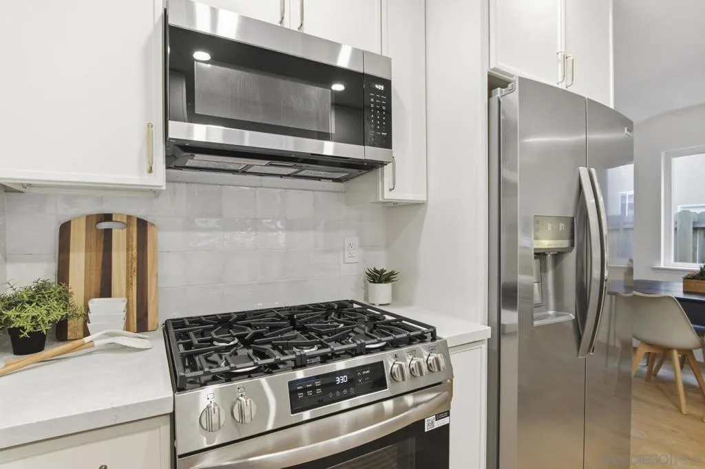 6272 S Lake Ct, San Diego, California 92119 home-pic-18